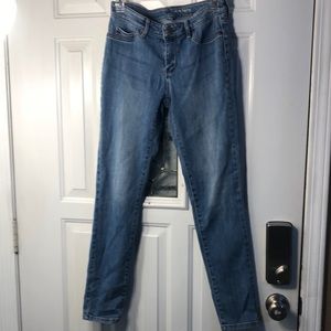 New York and Company / 4 Tall / curvy legging